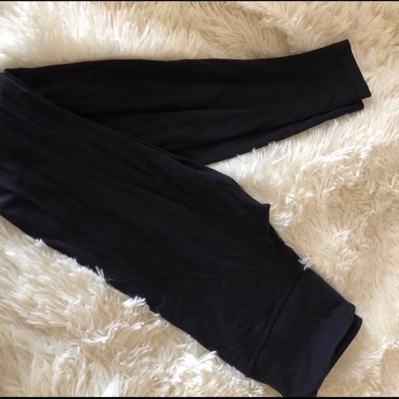 Black lululemon leggings - Picture 2 of 4